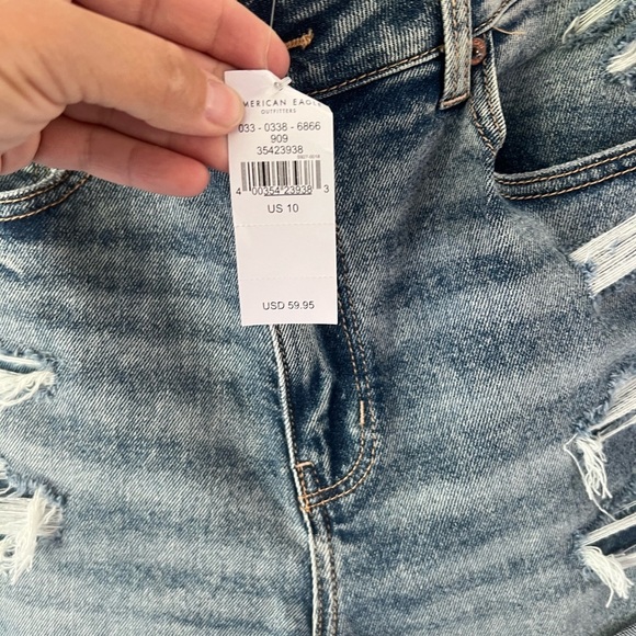 American Eagle Stretch‎ Rolled Cuff Crossover Distressed Denim Mom Short Size 10 - Picture 6 of 8